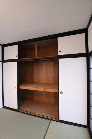 霞ヶ丘５丁目戸建の収納