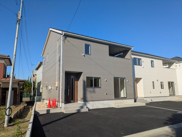 【いわき市錦町第33】　1号棟　※必ずもらえる選べるキャンペーン実施中！の前面道路含む現地写真|◆外壁仕上げ材は窯業系サイディング。裏面に付着した汚れが、雨水によって流れ落ちやすい「防汚機能付きサイディング」を採用。外壁の美しさが長持ちします♪