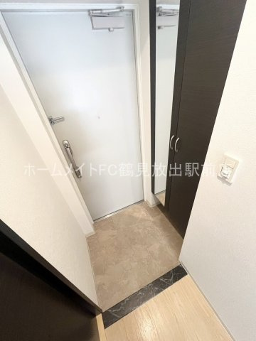 ゲートレジデンス鶴見緑地の玄関