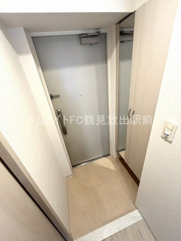 ゲートレジデンス鶴見緑地の玄関