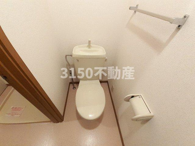 ヴィラ・アルトピアーノＡのトイレ|ゆったりとした空間のトイレです