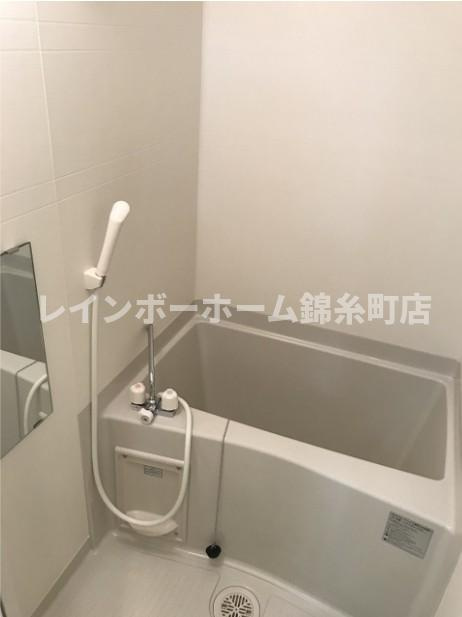 メゾンノアールの浴室