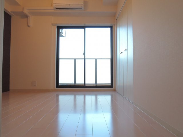 グラッド高槻の子供部屋|同マンション別部屋
