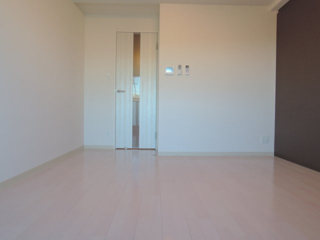 グラッド高槻の洋室|同マンション別部屋