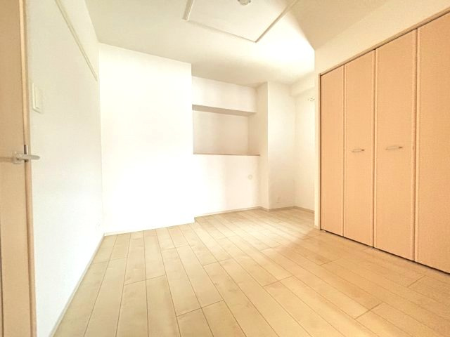 ディアコート新長田の洋室
