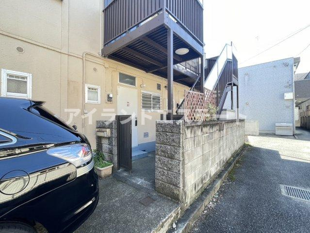 ワタナベハイツ　駅近　角部屋　陽当たり良好のエントランス