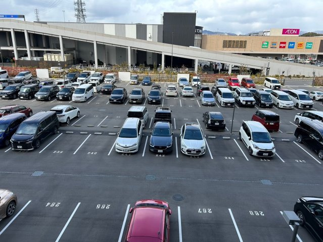 茨木ICOCITY WestCourtの駐車場