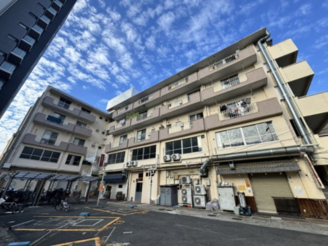 板倉第一ビルの外観