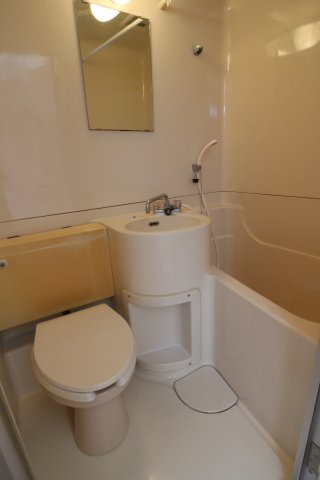 ブリーズド垂水の浴室
