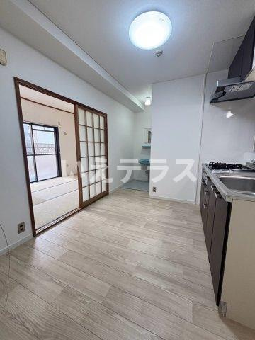 鯉川マンションの居間・リビング