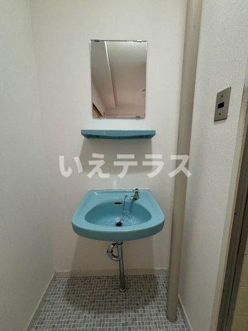 鯉川マンションの洗面所