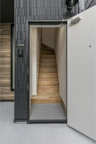 WoodCrest中延Residenceの玄関