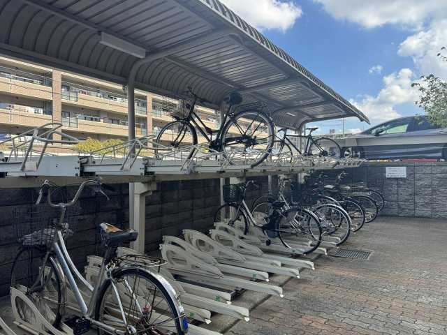ウエステージ明石弐番館の駐輪場