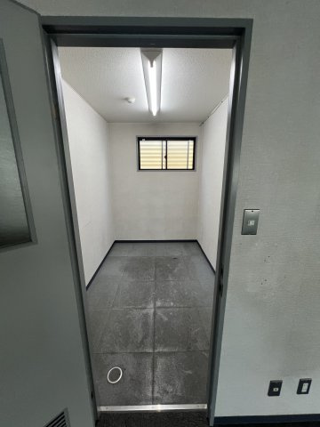 大阪市平野区背戸口２丁目の店舗事務所の内装