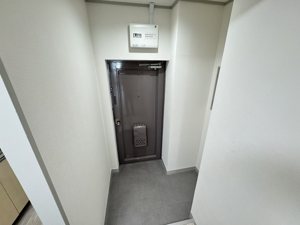 板倉第一ビルの玄関