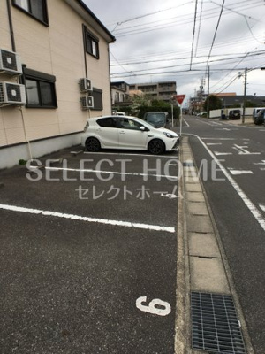 【駐車場】 | アドバンス日名 | 車をお持ちの方に嬉しい駐車場付きの物件です