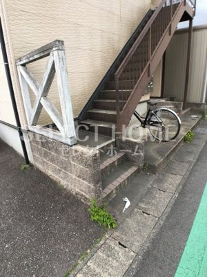 【エントランス】 | アドバンス日名 | 落ち着いたエントランスです