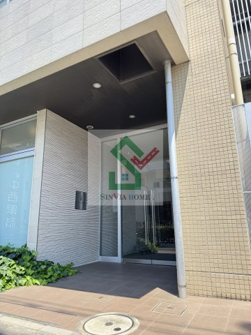 プライムアーバン西武柳沢のエントランス