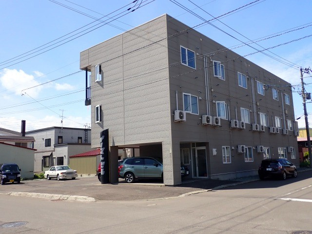 イーストビル
