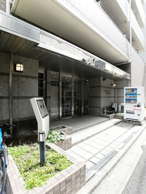 メゾン・ド・ヴィレ日本橋浜町のエントランス