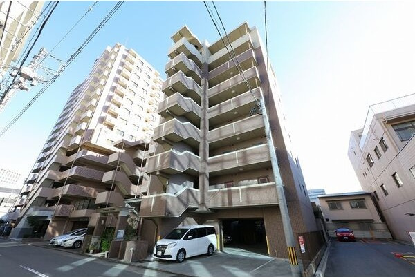 アルカンシェル名駅の外観