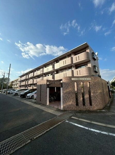 シャルム名東の外観