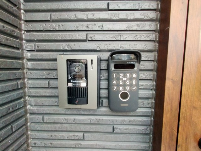 佐々町小浦蓄電池付き築浅戸建ての防犯設備