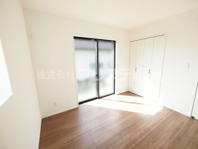 奈良市六条緑町１丁目の新築一戸建の洋室|現地写真（洋室）