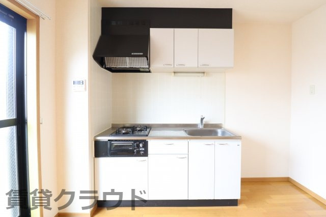 リバティーのキッチン|コンパクトなキッチンで掃除もラクラク