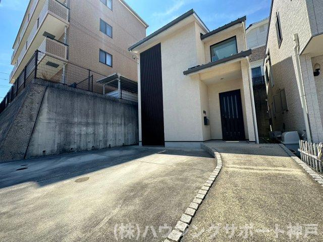 前開南町1丁目戸建の駐車場
