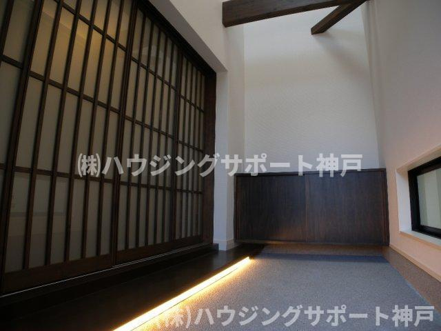 前開南町1丁目戸建の玄関