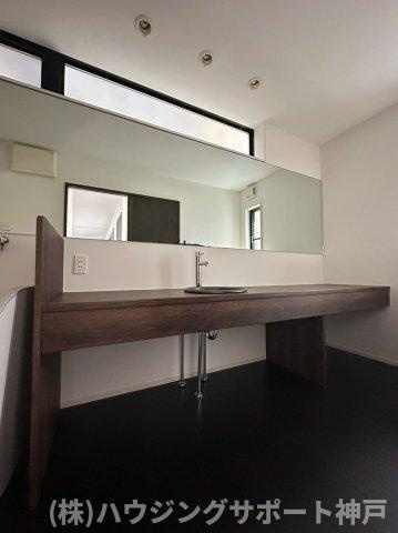 前開南町1丁目戸建の洗面所