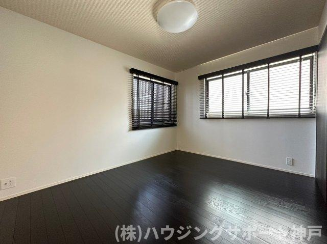 前開南町1丁目戸建の寝室
