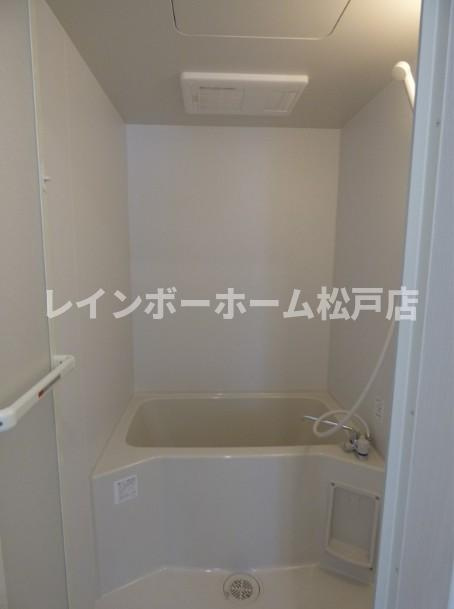 仲介手数料（賃料の1.10ヵ月）の50％OFF対象物件！の浴室