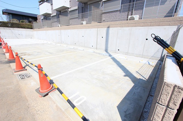 フォンターナふれあいの丘Bの駐車場