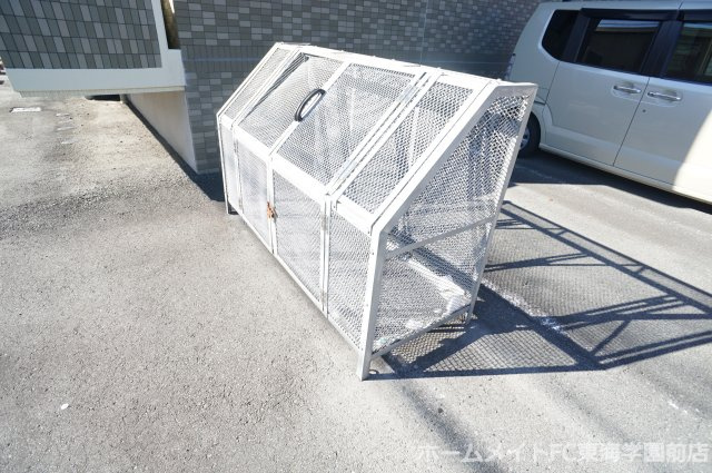 熊本市中央区帯山４丁目の賃貸マンションの駐車場