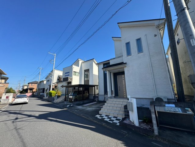-三丁目不動産-　比企郡滑川町月の輪5丁目の前面道路含む現地写真
