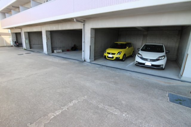 アンペリエの駐車場