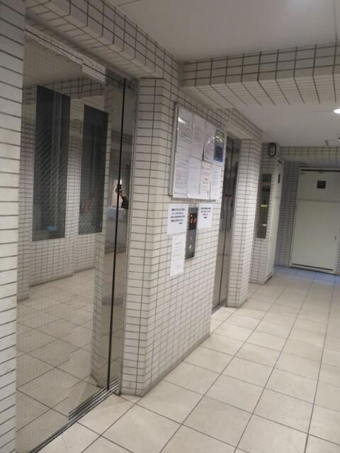 カスタリア新宿御苑のロビー