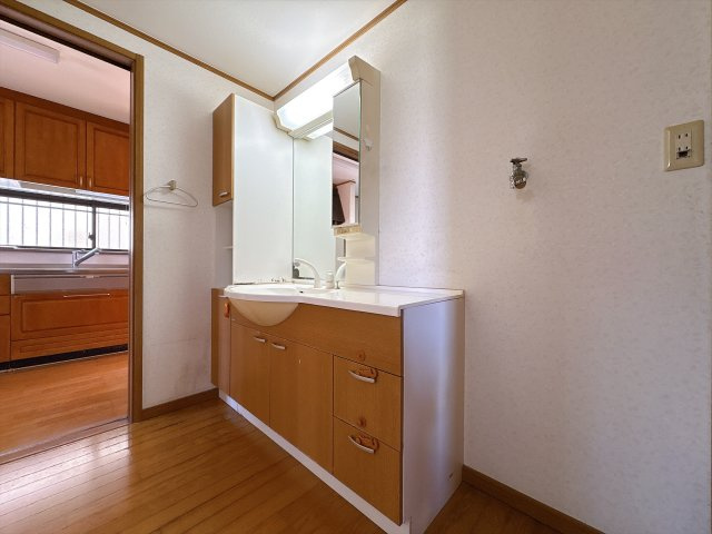 野田市日の出町の独立洗面台