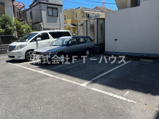 ピュア入船の駐車場