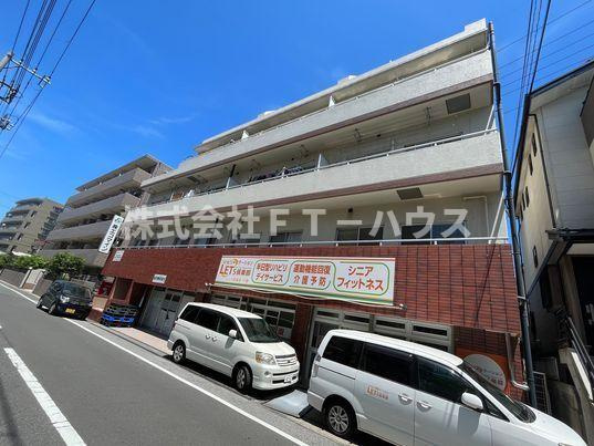 ピュア入船の外観