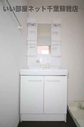エトワールＣの独立洗面台|朝の身支度には欠かせない独立洗面化粧台