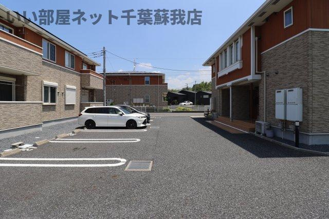 エトワールＣの駐車場|車をお持ちの方に嬉しい駐車場付きの物件です