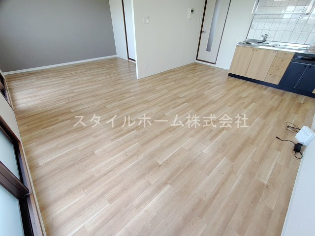 フィオーレ豊橋の居間・リビング