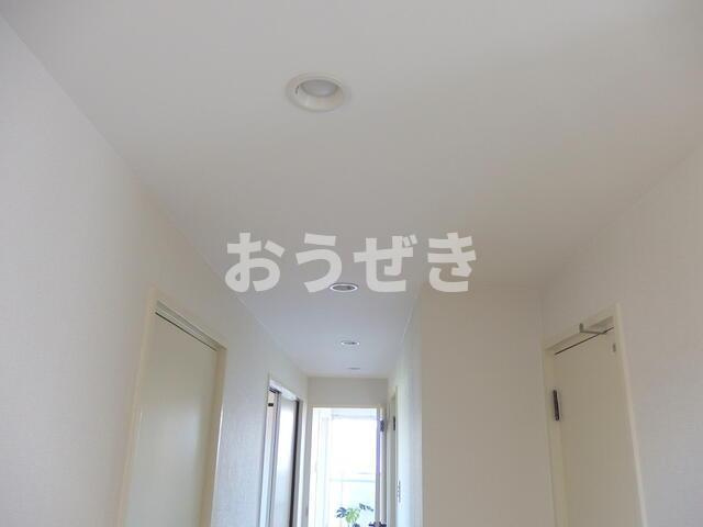 ヴィラ三渓園の居間・リビング