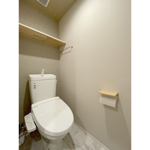 MIRTO西大井のトイレ|落ち着いた色調のトイレです