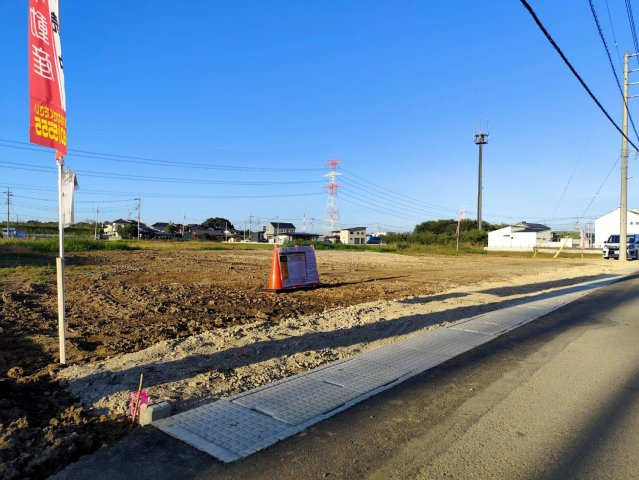 坂戸市上吉田売地の前面道路含む現地写真