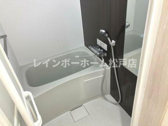 ＥＭＭＡ東松戸の浴室|コンパクトで使いやすいお風呂です
