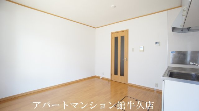 サンライズBの居間・リビング